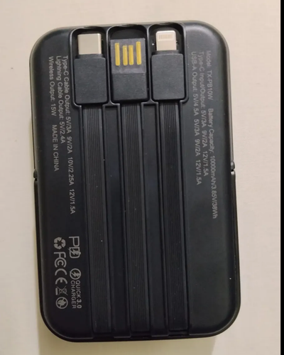Cables Lightning, USB-C y USB-A integrados